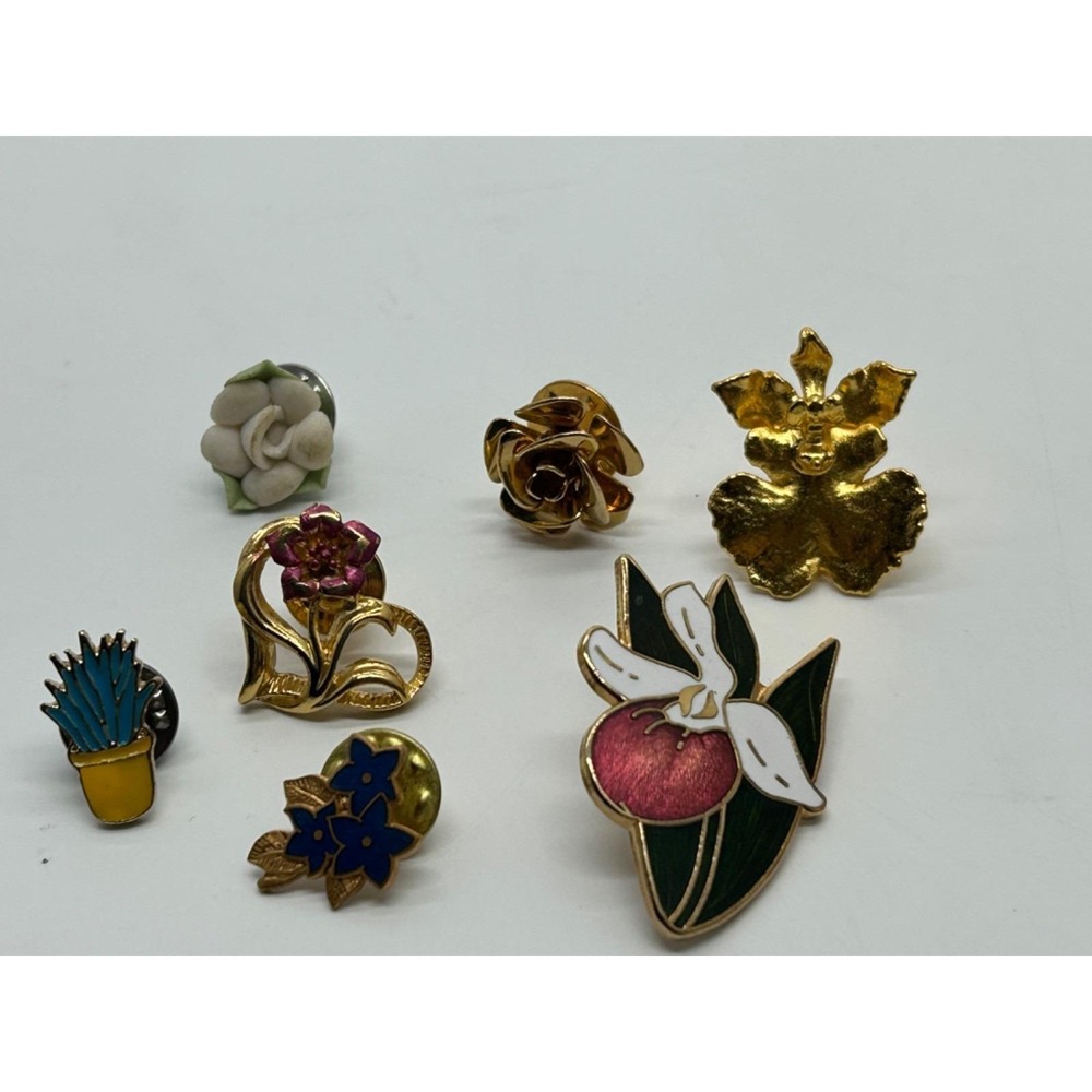 Vintage Lot Of 7 Flower Basket Floral Lapel Pins Pinbacks Brooch Tie Tacs